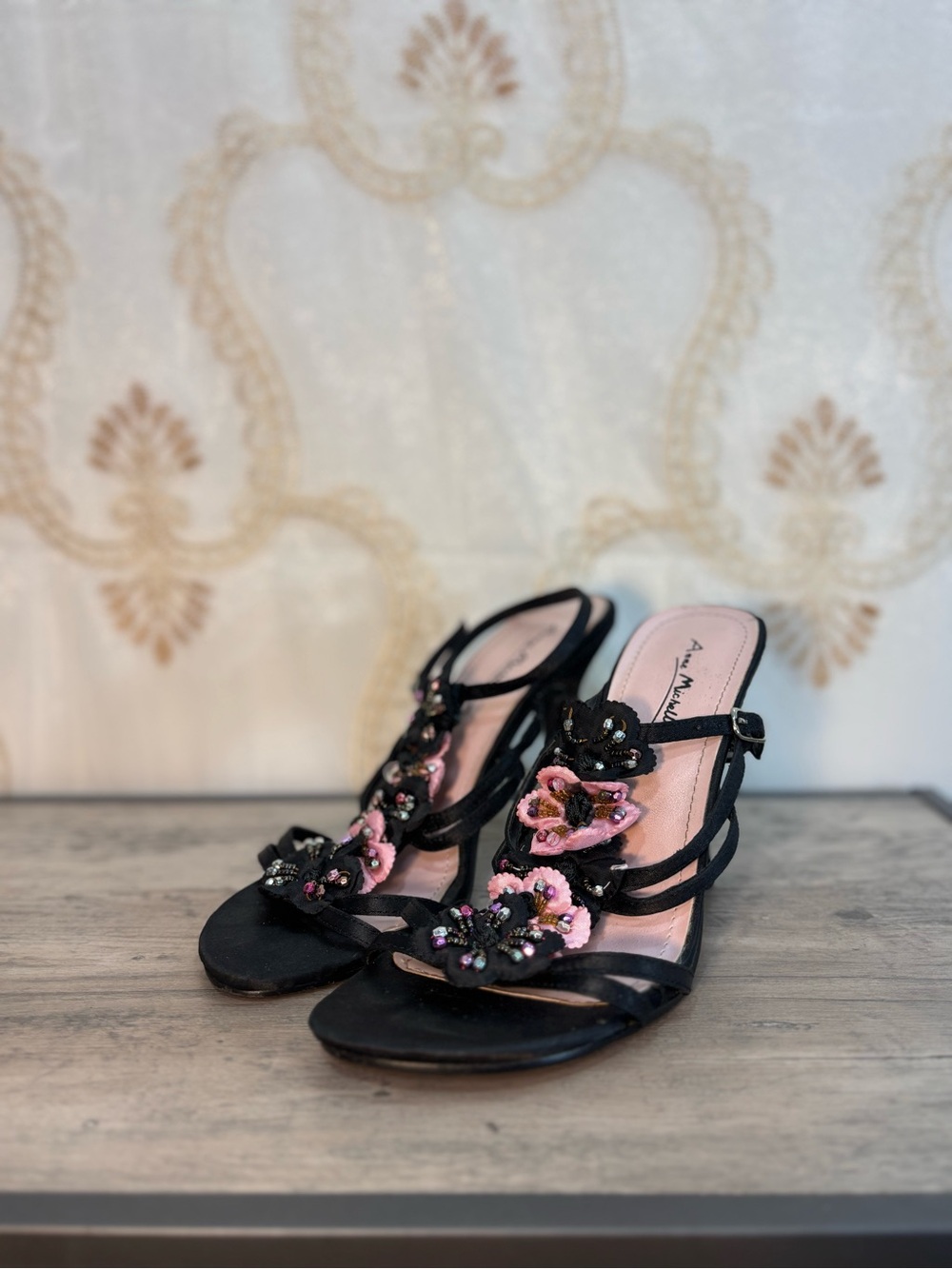 ✨Vintage Y2K Bohemian Black & Pink Beaded Flower Satin Heels✨